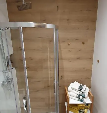 Bursztynowy Modern Tower Гдыня