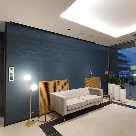 Bursztynowy Modern Tower شقة