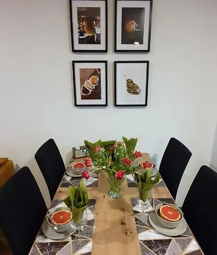 Bursztynowy Modern Tower Gdyně